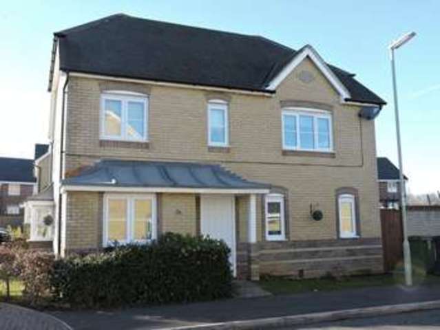 Image of 4 bedroom Detached house for sale in Wiltshire Crescent Worting Basingstoke RG22 at Wiltshire Crescent  Basingstoke, RG22 5FE