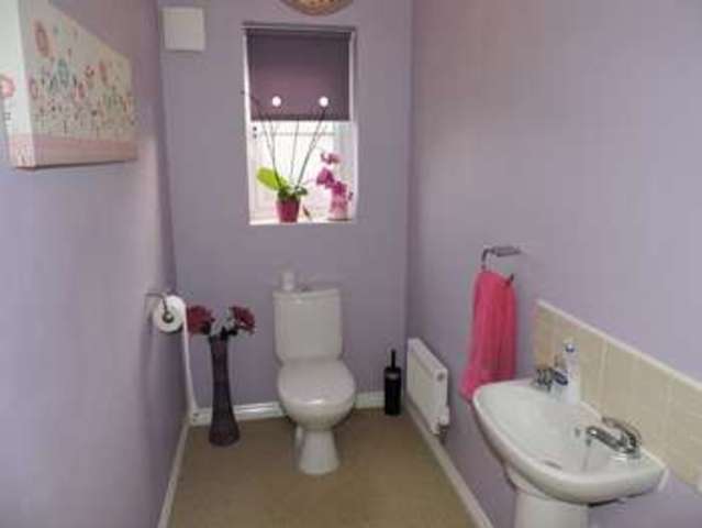  Image of 4 bedroom Detached house for sale in Wiltshire Crescent Worting Basingstoke RG22 at Wiltshire Crescent  Basingstoke, RG22 5FE
