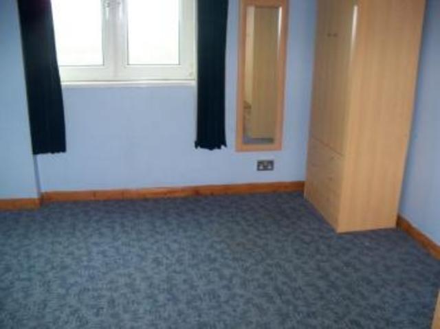  Image of 2 bedroom Flat to rent in Windermere Avenue Southampton SO16 at Windermere Avenue  Southampton, SO16 9FZ