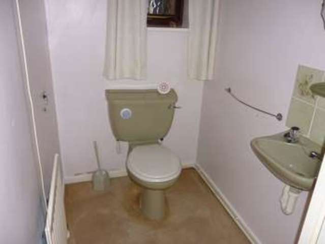  Image of 4 bedroom Detached house to rent in Windermere Drive Priorslee Telford TF2 at Windermere Drive Priorslee Telford, TF2 9RA