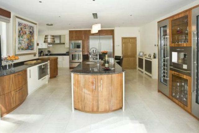  Image of 5 bedroom Detached house for sale in Westwood Road Windlesham GU20 at Windlesham, GU20 6LW