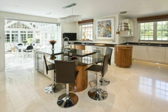  Image of 5 bedroom Detached house for sale in Westwood Road Windlesham GU20 at Windlesham, GU20 6LW
