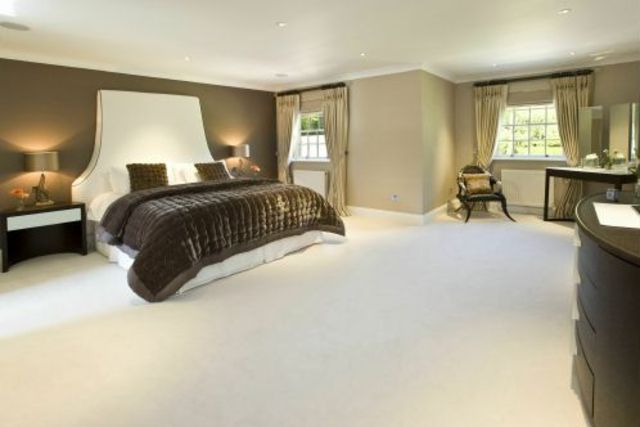  Image of 5 bedroom Detached house for sale in Westwood Road Windlesham GU20 at Windlesham, GU20 6LW