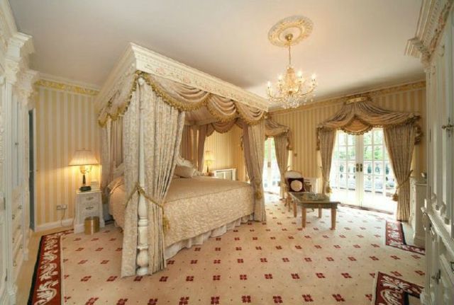  Image of 9 bedroom Detached house for sale in London Road Windlesham GU20 at Windlesham, GU20 6LJ