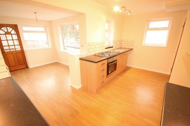  Image of 3 bedroom Semi-Detached house to rent in Windsor Avenue Newton Abbot TQ12 at Bucklands Estate Newton Abbot, TQ12 4DN