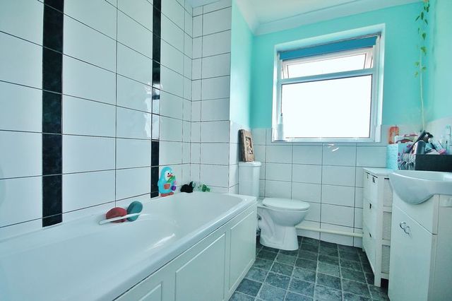  Image of 2 bedroom Flat for sale in Windsor Close Hove BN3 at Windsor Close  Hove, BN3 6WS