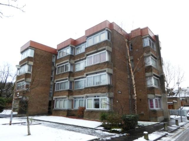  Image of 2 bedroom Flat to rent in Dirleton Drive Shawlands Glasgow G41 at Shawlands Glasgow Glasgow, G41 3BG