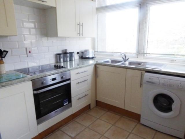  Image of 2 bedroom Flat to rent in Dirleton Drive Shawlands Glasgow G41 at Shawlands Glasgow Glasgow, G41 3BG