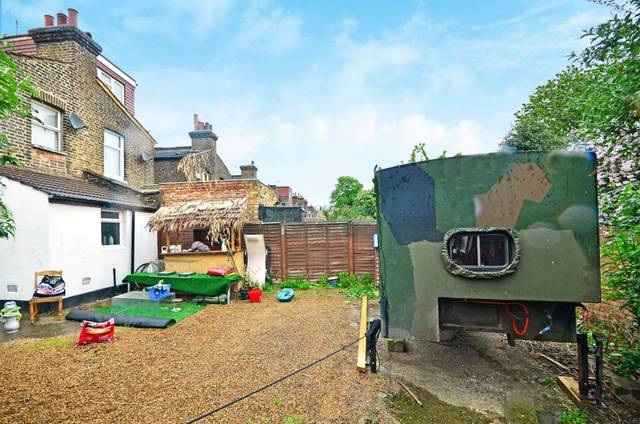  Image of 2 bedroom Flat for sale in Windsor Road London E10 at Windsor Road  Leyton, E10 5LP