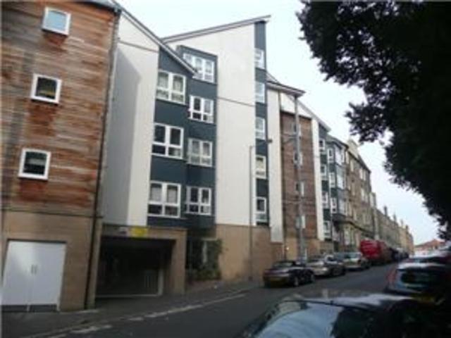  Image of 2 bedroom Flat to rent in Wishaw Terrace Edinburgh EH7 at Meadowbank Edinburgh Edinburgh, EH7 6AF