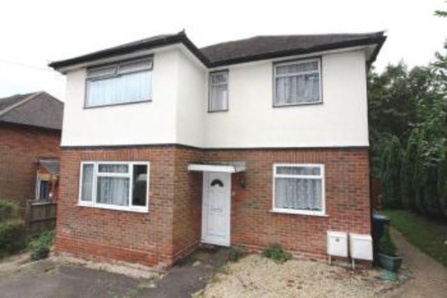  Image of 2 bedroom Flat to rent in Witts Hill Southampton SO18 at Witts Hill Midanbury Southampton, SO18 4QH