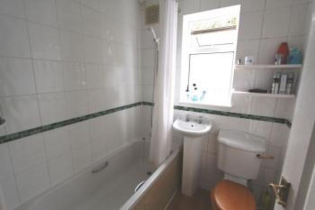  Image of 2 bedroom Flat to rent in Witts Hill Southampton SO18 at Witts Hill Midanbury Southampton, SO18 4QH