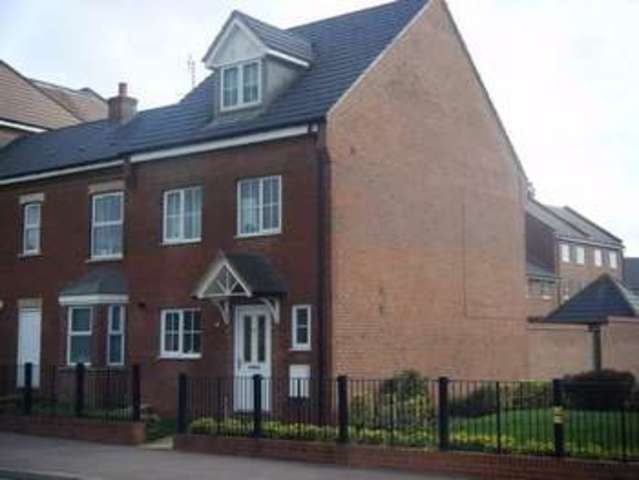  Image of 4 bedroom Semi-Detached house to rent in Station Road Woburn Sands Milton Keynes MK17 at Woburn Sands, MK17 8SB
