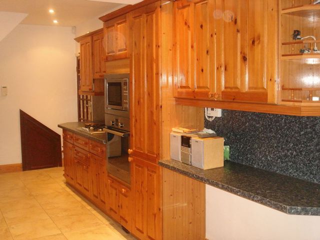  Image of 4 bedroom Detached house to rent in Wolmer Gardens Edgware HA8 at Wolmer Gardens  Edgware, HA8 8QE