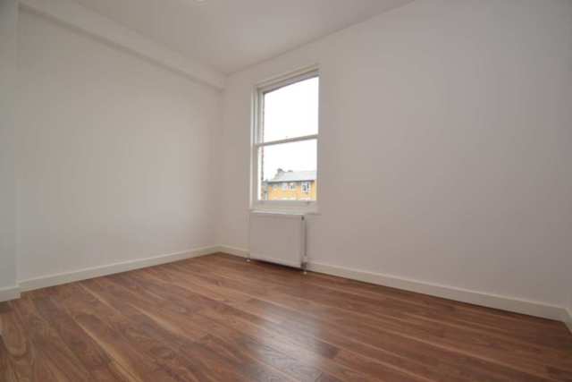  Image of 1 bedroom Flat to rent in Wood Lane London W12 at Shepherds Bush W12 London, W12 7DP