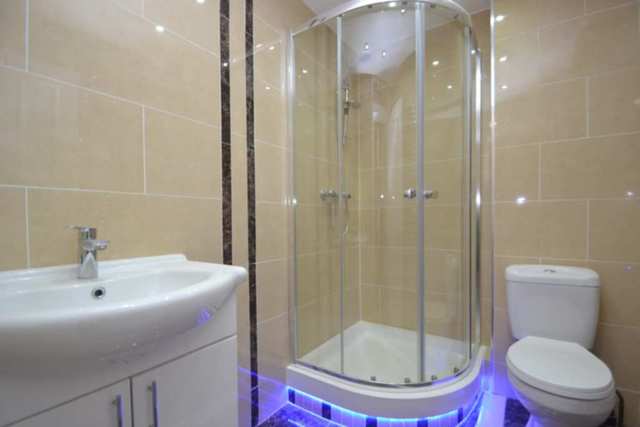  Image of 2 bedroom Flat to rent in Wood Lane London W12 at Shepherds Bush W12 London, W12 7DP