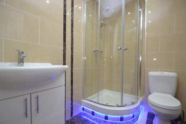  Image of 2 bedroom Flat to rent in Wood Lane London W12 at Shepherds Bush W12 London, W12 7DP