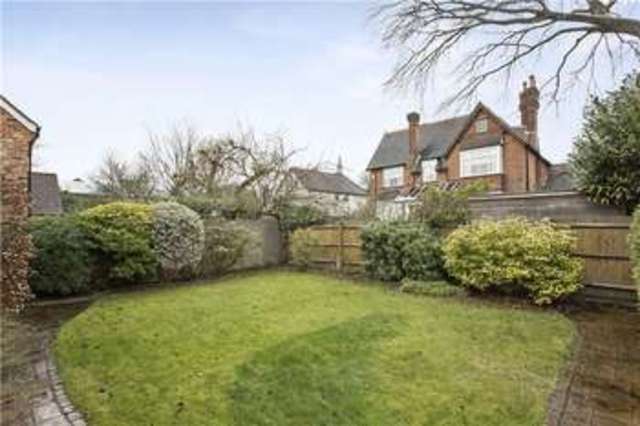  Image of 4 bedroom Detached house for sale in Woodcote Maidenhead SL6 at Maidenhead Berkshire Maidenhead, SL6 4DU