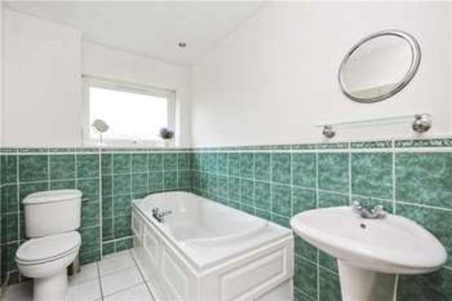 Image of 4 bedroom Detached house for sale in Woodcote Maidenhead SL6 at Maidenhead Berkshire Maidenhead, SL6 4DU