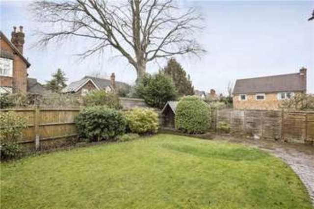  Image of 4 bedroom Detached house for sale in Woodcote Maidenhead SL6 at Maidenhead Berkshire Maidenhead, SL6 4DU