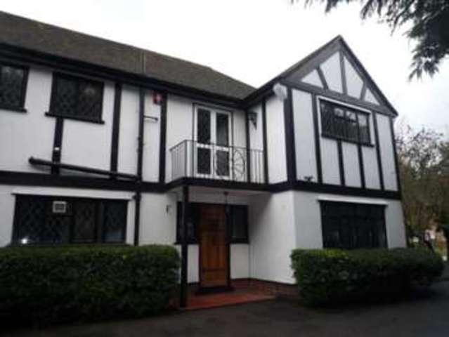  Image of 5 bedroom Detached house to rent in Woodcote Road Wallington SM6 at 248 Woodcote Road  Wallington, SM6 0QE