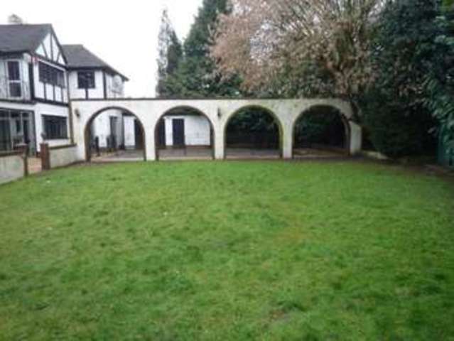  Image of 5 bedroom Detached house to rent in Woodcote Road Wallington SM6 at 248 Woodcote Road  Wallington, SM6 0QE