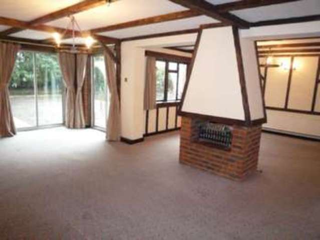  Image of 5 bedroom Detached house to rent in Woodcote Road Wallington SM6 at 248 Woodcote Road  Wallington, SM6 0QE