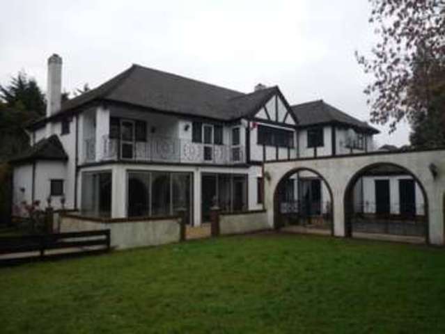  Image of 5 bedroom Detached house to rent in Woodcote Road Wallington SM6 at 248 Woodcote Road  Wallington, SM6 0QE