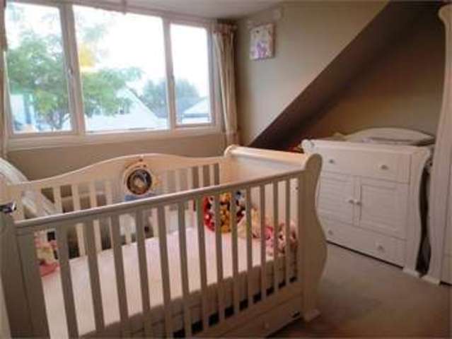  Image of 3 bedroom Detached house for sale in Woodcutters Avenue Leigh-on-Sea SS9 at Woodcutters avenue Leigh on sea Eastwood, SS9 4PN