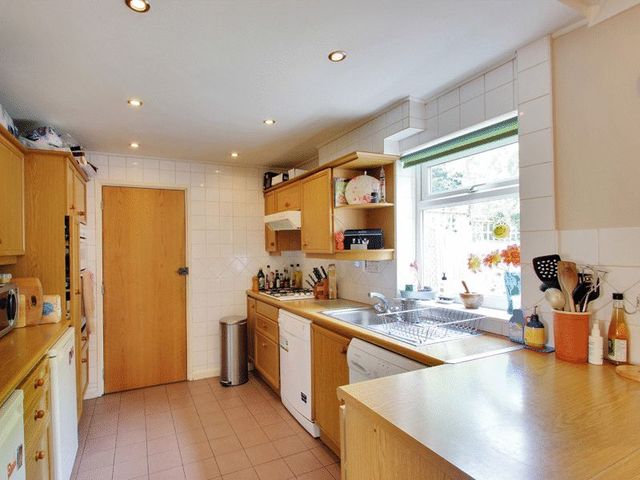  Image of 3 bedroom Detached house for sale in Woodend Close Crawley RH10 at Woodend Close Three Bridges Crawley, RH10 1RS