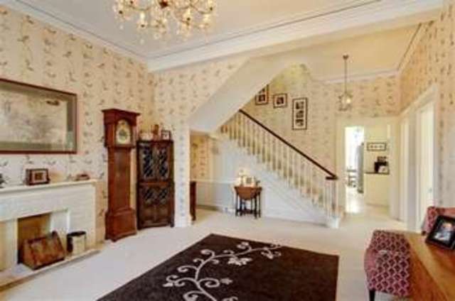  Image of 6 bedroom Detached house to rent in Lincombe Drive Torquay TQ1 at TORQUAY Devon, TQ1 2LP