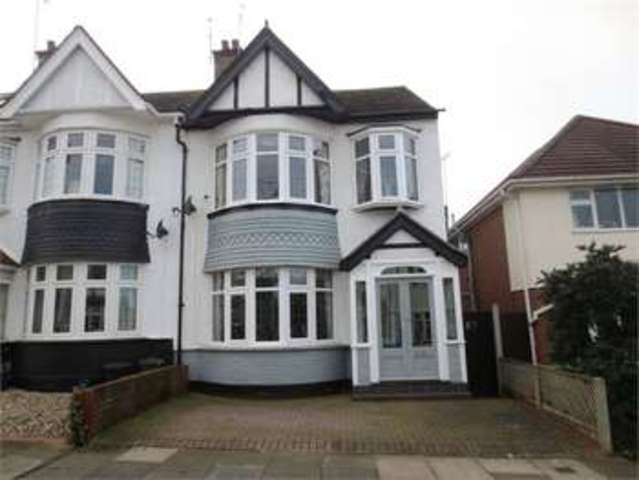  Image of 3 bedroom End of Terrace for sale in Woodfield Park Drive Leigh-on-Sea SS9 at Woodfield park drive Leigh on sea Leigh-on-Sea, SS9 1LN