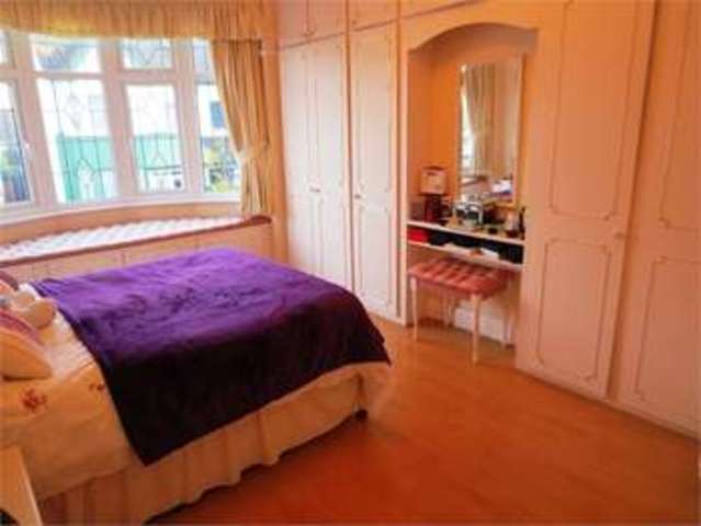  Image of 3 bedroom End of Terrace for sale in Woodfield Park Drive Leigh-on-Sea SS9 at Woodfield park drive Leigh on sea Leigh-on-Sea, SS9 1LN