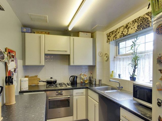  Image of 1 bedroom Flat for sale in Woodfield Road Crawley RH10 at Woodfield Road Northgate Crawley, RH10 8AH