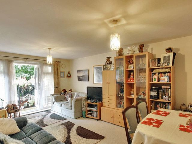  Image of 1 bedroom Flat for sale in Woodfield Road Crawley RH10 at Woodfield Road Northgate Crawley, RH10 8AH