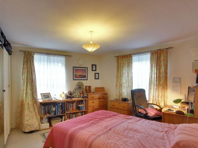  Image of 1 bedroom Flat for sale in Woodfield Road Crawley RH10 at Woodfield Road Northgate Crawley, RH10 8AH