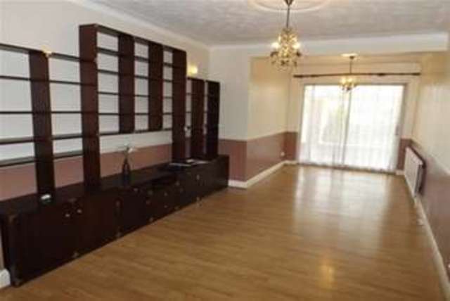  Image of 5 bedroom Detached house to rent in Charteris Road Woodford Green IG8 at Woodford Green, IG8 9BJ