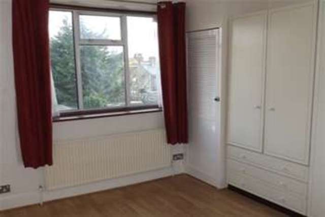  Image of 5 bedroom Detached house to rent in Charteris Road Woodford Green IG8 at Woodford Green, IG8 9BJ