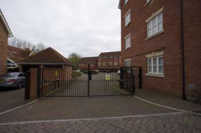  Image of 2 bedroom Apartment to rent in Woodall Close Middleton Milton Keynes MK10 at Milton Keynes, MK10 9JZ