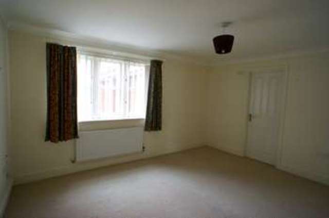  Image of 2 bedroom Apartment to rent in Woodall Close Middleton Milton Keynes MK10 at Milton Keynes, MK10 9JZ