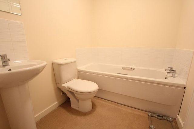  Image of 3 bedroom Terraced house for sale in Woodheys Park Kingswood Hull HU7 at Woodheys Park Kingswood Hull, HU7 3AN