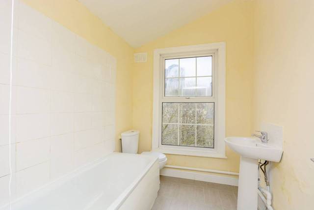  Image of 7 bedroom Detached house for sale in Woodhill London SE18 at Woodhill  Woolwich, SE18 5HW