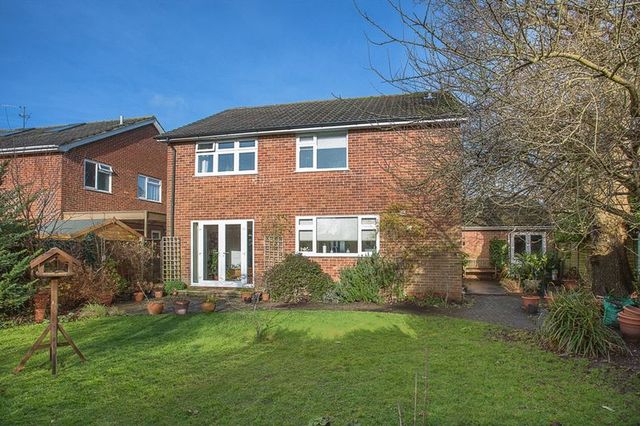  Image of 4 bedroom Detached house for sale in Woodlands Avenue Emsworth PO10 at Woodlands Avenue  Emsworth, PO10 7QE