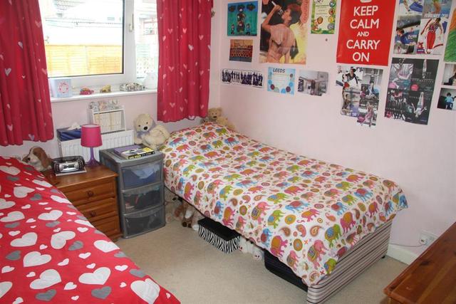  Image of 3 bedroom Semi-Detached house for sale in Woodlea View Yeadon Leeds LS19 at Yeadon Leeds Rawdon, LS19 7LS
