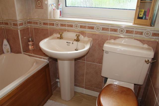  Image of 3 bedroom Semi-Detached house for sale in Woodlea View Yeadon Leeds LS19 at Yeadon Leeds Rawdon, LS19 7LS