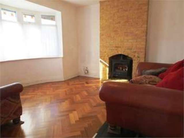  Image of 3 bedroom Detached house for sale in Woodside Leigh-on-Sea SS9 at Woodside Leigh on sea Eastwood, SS9 4RA