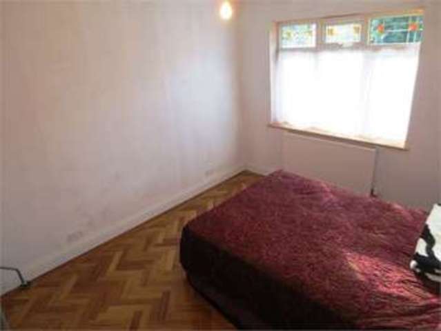  Image of 3 bedroom Detached house for sale in Woodside Leigh-on-Sea SS9 at Woodside Leigh on sea Eastwood, SS9 4RA