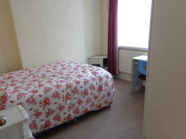  Image of 5 bedroom Detached house to rent in Woodville Road Cathays Cardiff CF24 at Cathays Cardiff Roath, CF24 4NW
