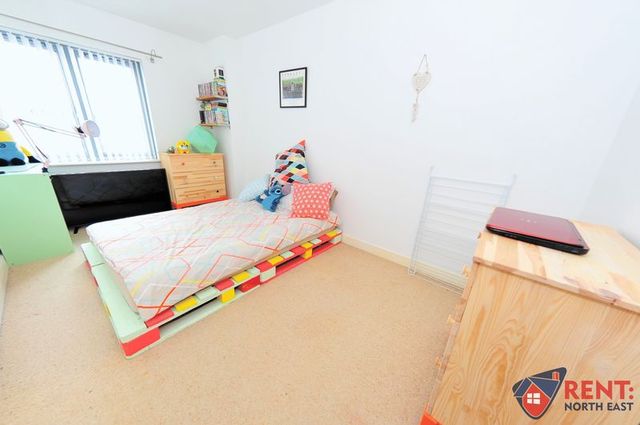  Image of 2 bedroom Flat to rent in Worsdell Drive Gateshead NE8 at Worsdell Drive Quayside Gateshead, NE8 2DB