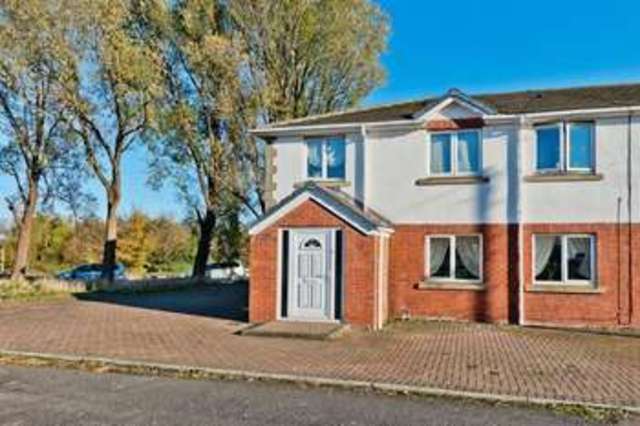  Image of 4 bedroom Semi-Detached house for sale in York Place Runcorn WA7 at York Place  Runcorn, WA7 5BD